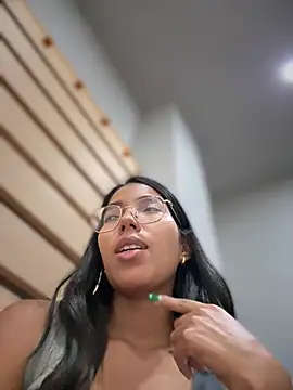 Snapshot of SheenaBrooke chatting on April 9, 2026, 6:19 am SheenaBrooke online show from April 9, 2026, 6:19 am