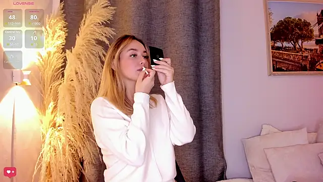 Assh lee  online show from September 17, 2025, 1:24 pm