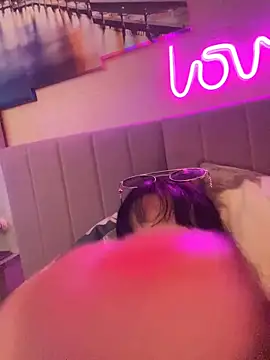 Lolaley2 online show from November 6, 2025, 5:30 am