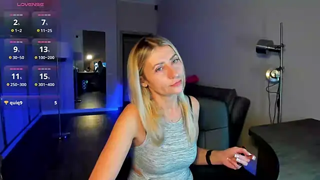 ZoeGrant online show from February 10, 2026, 10:03 pm