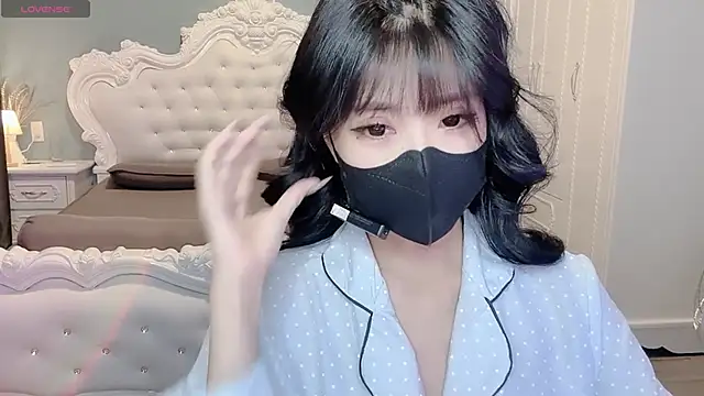 Mya Lee online show from February 15, 2026, 7:43 pm