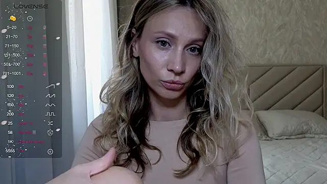 Snapshot of Alice_Wonders chatting on May 8, 2026, 7:14 am Alice Wonders online show from May 8, 2026, 7:14 am
