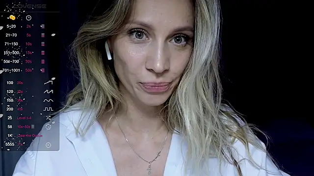 Snapshot of Alice_Wonders chatting on May 15, 2026, 7:54 pm Alice Wonders online show from May 15, 2026, 7:54 pm