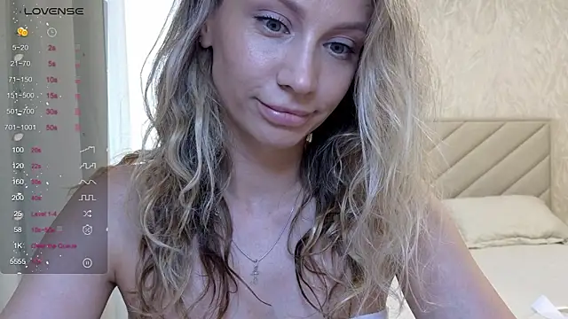 Snapshot of Alice_Wonders chatting on May 20, 2026, 7:14 am Alice Wonders online show from May 20, 2026, 7:14 am