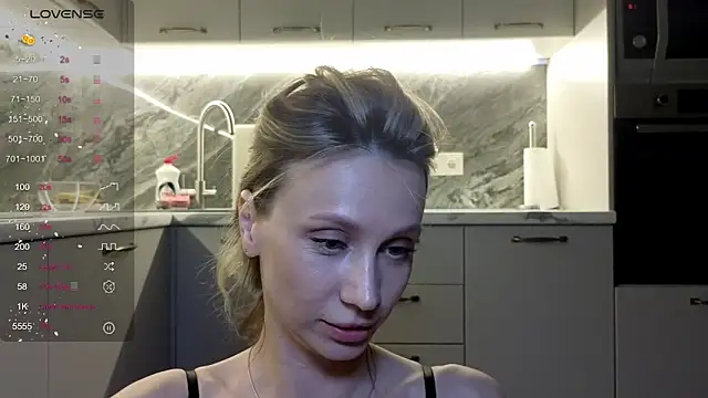 Snapshot of Alice_Wonders chatting on May 23, 2026, 7:40 pm Alice Wonders online show from May 23, 2026, 7:40 pm