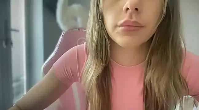 Lillymariee online show from January 3, 2025, 2:51 pm