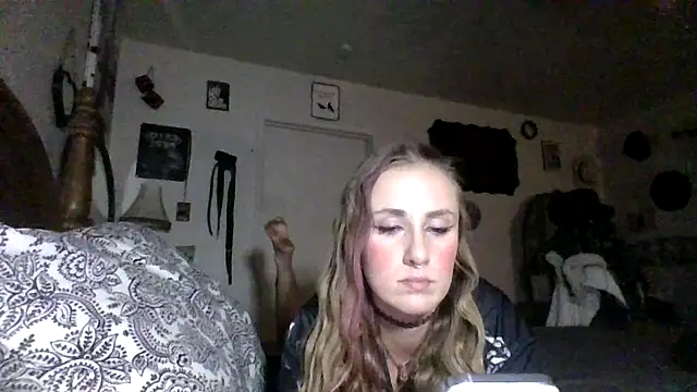 ClumsyLink online show from September 24, 2025, 12:41 pm