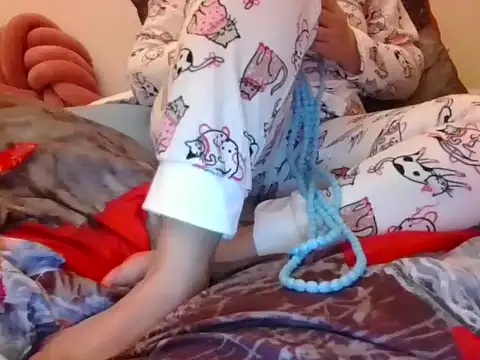 RealLittleRedRidingHood online show from November 22, 2025, 3:55 pm