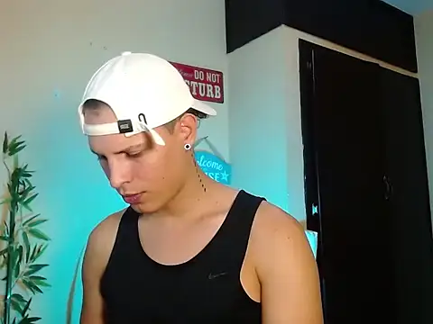 Snapshot of DavidNeill chatting on December 23, 2024, 7:30 pm DavidNeill online show from December 23, 2024, 7:30 pm