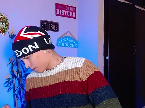 Snapshot of DavidNeill chatting on December 27, 2024, 2:33 pm DavidNeill online show from December 27, 2024, 2:33 pm