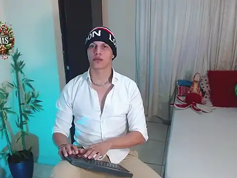 Snapshot of DavidNeill chatting on December 29, 2024, 9:20 pm DavidNeill online show from December 29, 2024, 9:20 pm