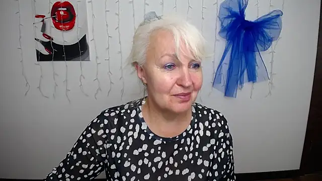 Snapshot of BlondyLeeBest chatting on May 27, 2026, 12:13 pm BlondyLeeBest online show from May 27, 2026, 12:13 pm