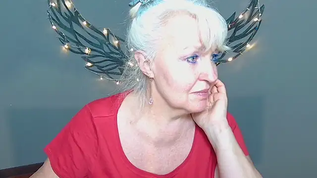 Snapshot of BlondyLeeBest chatting on May 29, 2026, 6:28 pm BlondyLeeBest online show from May 29, 2026, 6:28 pm