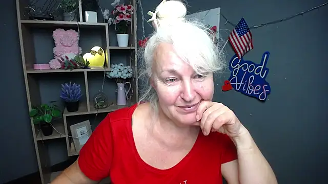 Snapshot of BlondyLeeBest chatting on July 10, 2026, 6:43 pm BlondyLeeBest online show from July 10, 2026, 6:43 pm