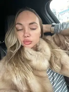 Snapshot of AngelinaMoore chatting on January 24, 2025, 10:11 am AngelinaMoore online show from January 24, 2025, 10:11 am