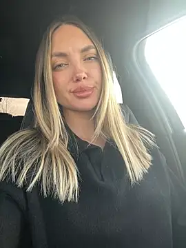 Snapshot of AngelinaMoore chatting on February 15, 2025, 10:55 am AngelinaMoore online show from February 15, 2025, 10:55 am