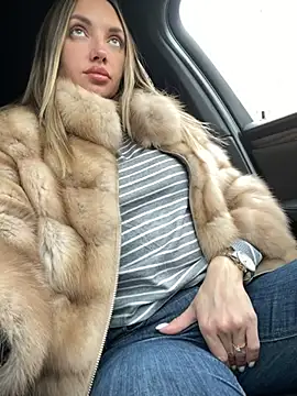 Snapshot of AngelinaMoore chatting on February 18, 2025, 11:22 am AngelinaMoore online show from February 18, 2025, 11:22 am