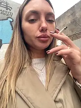 Snapshot of AngelinaMoore chatting on February 27, 2025, 10:48 am AngelinaMoore online show from February 27, 2025, 10:48 am