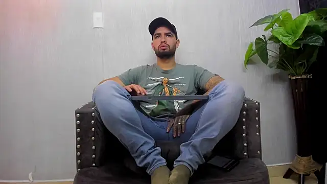 matteosantos online show from March 12, 2025, 11:53 am