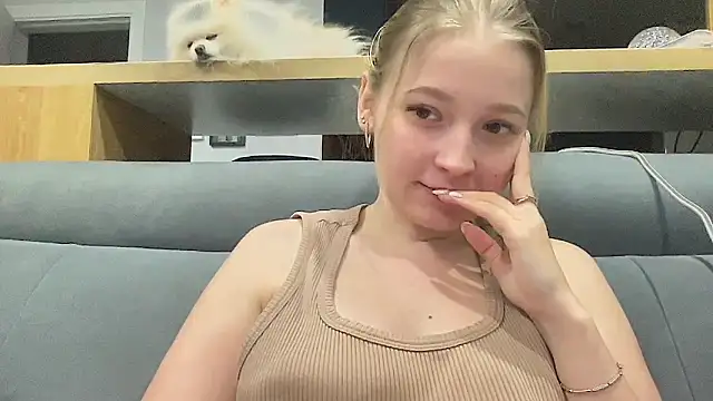 Snapshot of CharmingSarah chatting on January 29, 2025, 5:56 pm CharmingSarah online show from January 29, 2025, 5:56 pm