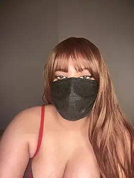 Snapshot of Amber-Queen chatting on January 3, 2025, 11:44 pm Amber-Queen online show from January 3, 2025, 11:44 pm