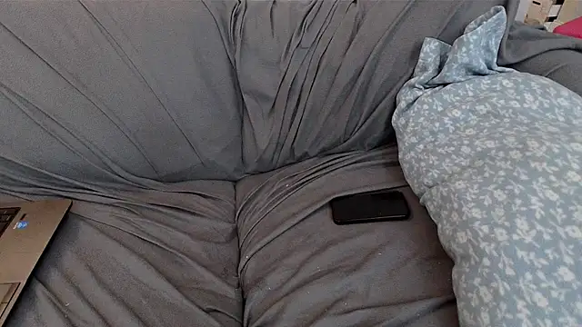 EmoDream1998 online show from March 14, 2025, 3:37 am