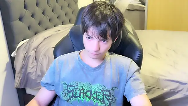 Snapshot of SasukeUhchiaa chatting on February 26, 2025, 1:08 pm SasukeUhchiaa online show from February 26, 2025, 1:08 pm