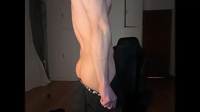 Snapshot of SasukeUhchiaa chatting on December 19, 2025, 3:13 am SasukeUhchiaa online show from December 19, 2025, 3:13 am