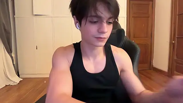 Snapshot of SasukeUhchiaa chatting on December 21, 2025, 5:25 am SasukeUhchiaa online show from December 21, 2025, 5:25 am