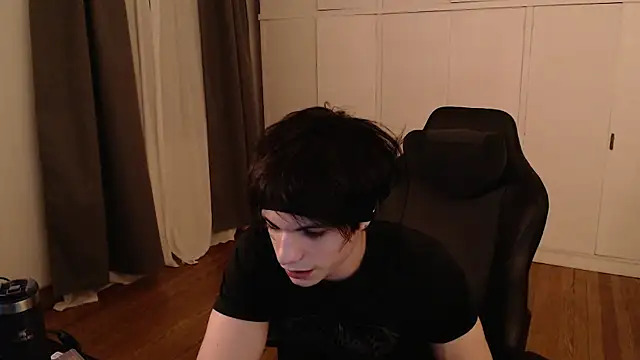 Snapshot of SasukeUhchiaa chatting on January 13, 2026, 3:01 am SasukeUhchiaa online show from January 13, 2026, 3:01 am