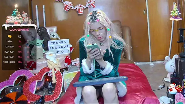 Snapshot of Skinygirl chatting on December 18, 2024, 1:15 am Skinygirl online show from December 18, 2024, 1:15 am