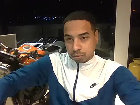 Juninho10c online show from November 1, 2025, 12:34 am