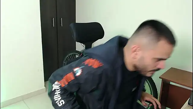 Snapshot of cowboyht chatting on November 15, 2025, 7:10 pm cowboyht online show from November 15, 2025, 7:10 pm