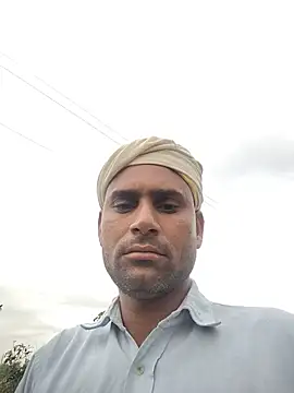 Snapshot of Maneeshpoppy chatting on July 8, 2026, 1:32 am Maneeshpoppy online show from July 8, 2026, 1:32 am
