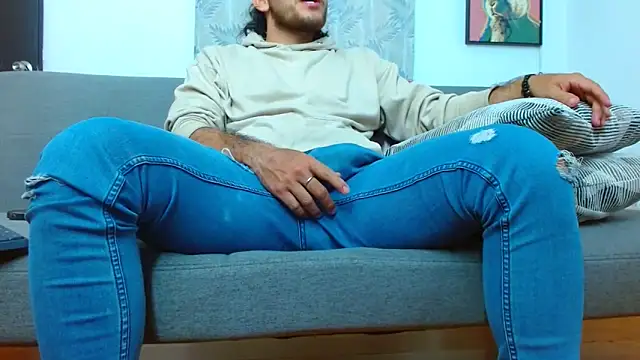 tuyo1995 online show from March 4, 2026, 6:36 pm