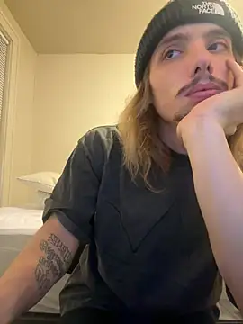 Snapshot of trippyski chatting on February 9, 2025, 7:49 am trippyski online show from February 9, 2025, 7:49 am