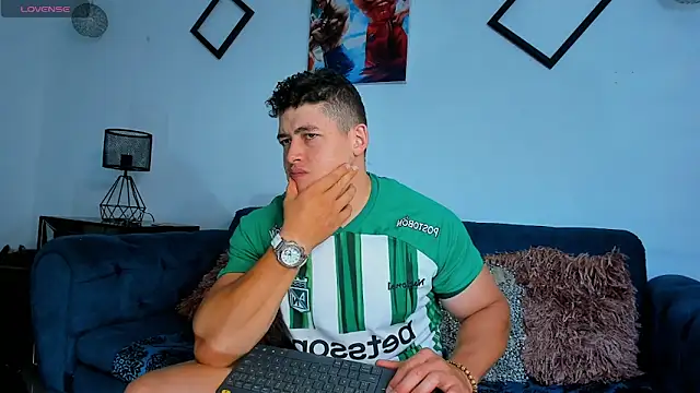 Leonsmoron online show from October 10, 2025, 10:53 pm