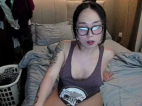 Snapshot of MissAyaCollins chatting on April 18, 2026, 1:37 pm MissAyaCollins online show from April 18, 2026, 1:37 pm