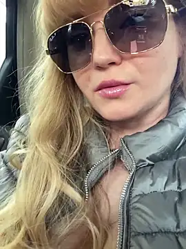 Lady  Maria online show from March 11, 2025, 1:45 pm