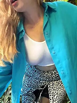 Lady  Maria online show from October 18, 2025, 11:33 am