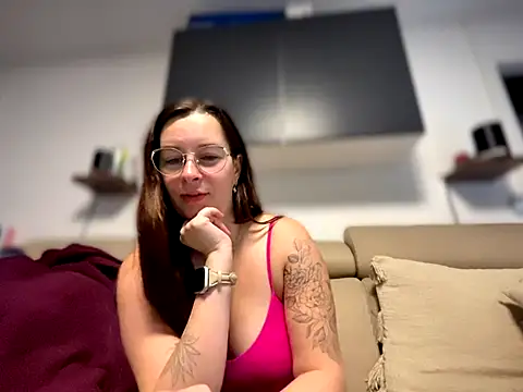 Amai Live online show from November 14, 2025, 8:24 am