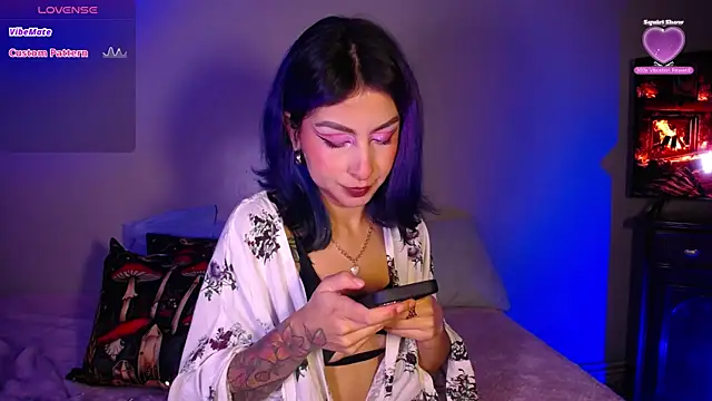 Cinamoonn online show from January 17, 2025, 7:27 pm