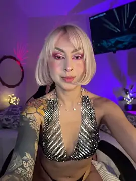 Cinamoonn online show from May 16, 2026, 9:24 pm