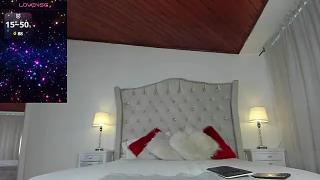 Naughtykitty4 online show from February 17, 2025, 4:15 pm