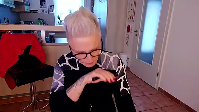 Snapshot of German_Milf chatting on December 4, 2024, 2:04 pm German Milf online show from December 4, 2024, 2:04 pm