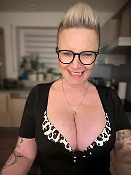 Snapshot of German_Milf chatting on January 16, 2025, 6:06 pm German Milf online show from January 16, 2025, 6:06 pm