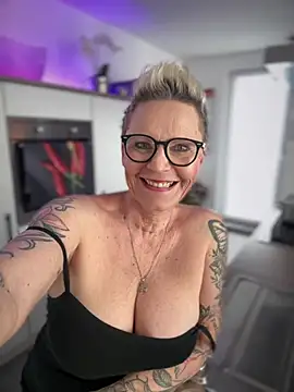 Snapshot of German_Milf chatting on February 23, 2025, 2:46 pm German Milf online show from February 23, 2025, 2:46 pm