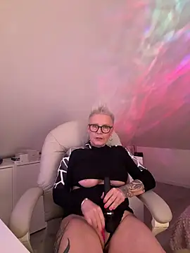 German Milf online show from March 9, 2026, 2:10 pm