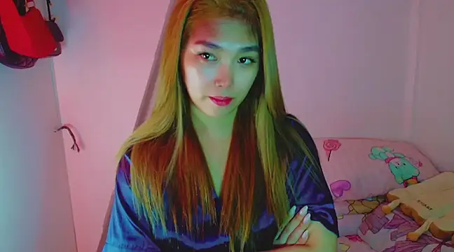 TR4NSCUTI3 online show from December 29, 2024, 11:50 pm