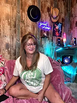 cowgirlc online show from November 6, 2025, 2:45 am